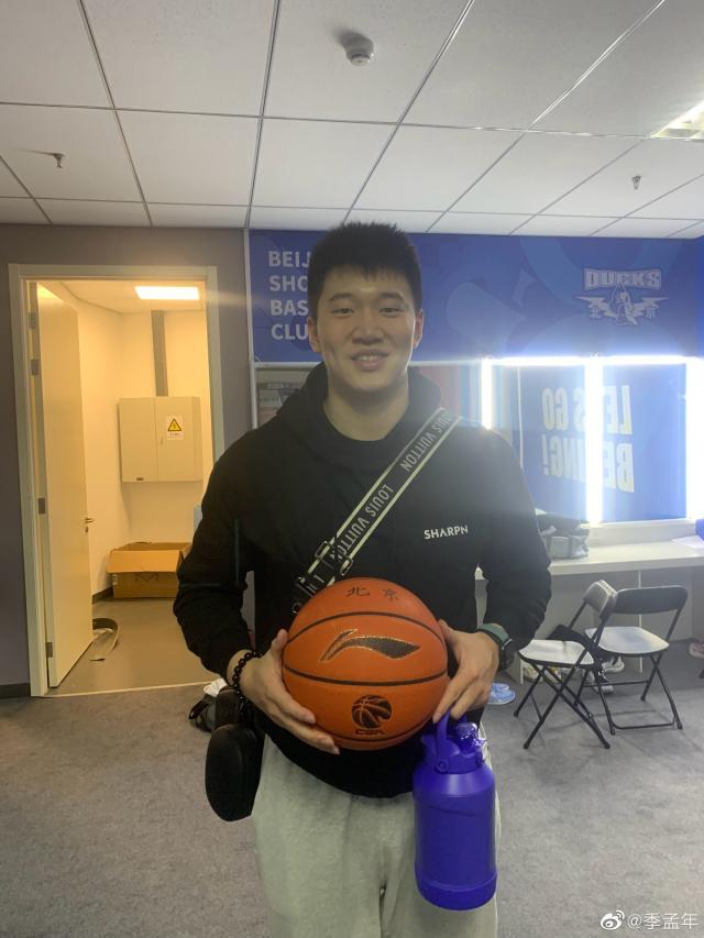 华体会网页版-【现场】雷蒙贡献神奇绝杀！庆祝动作本想模仿詹姆斯