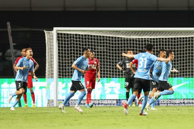 华体会体育-全华班大连逼平河南 谢晖力争球队保级之路更平坦